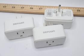 1009 Defiant 192968021040 3-pk Indoor Smart Plug White 15amp 120v - Missing Outlet