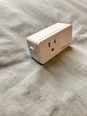 Merkury 844702060951 Innovations Smart Wi-fi Plug Outlet