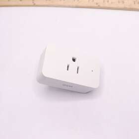 603464 Wiz Plc Smart Plug Wifi Access White 2 Amps 120 Volts
